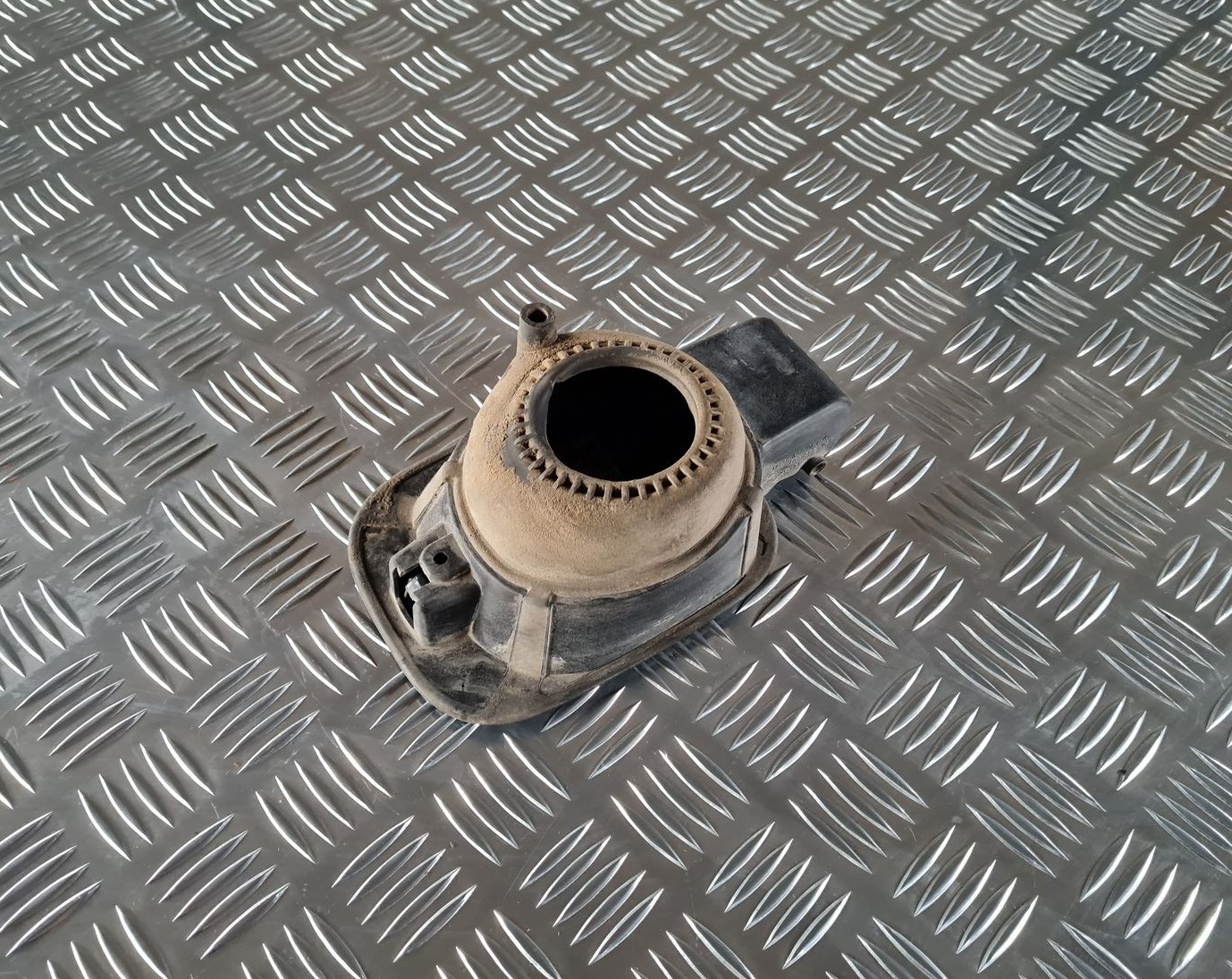 Degvielas tvertnes vāks priekš VW GOLF IV 1999