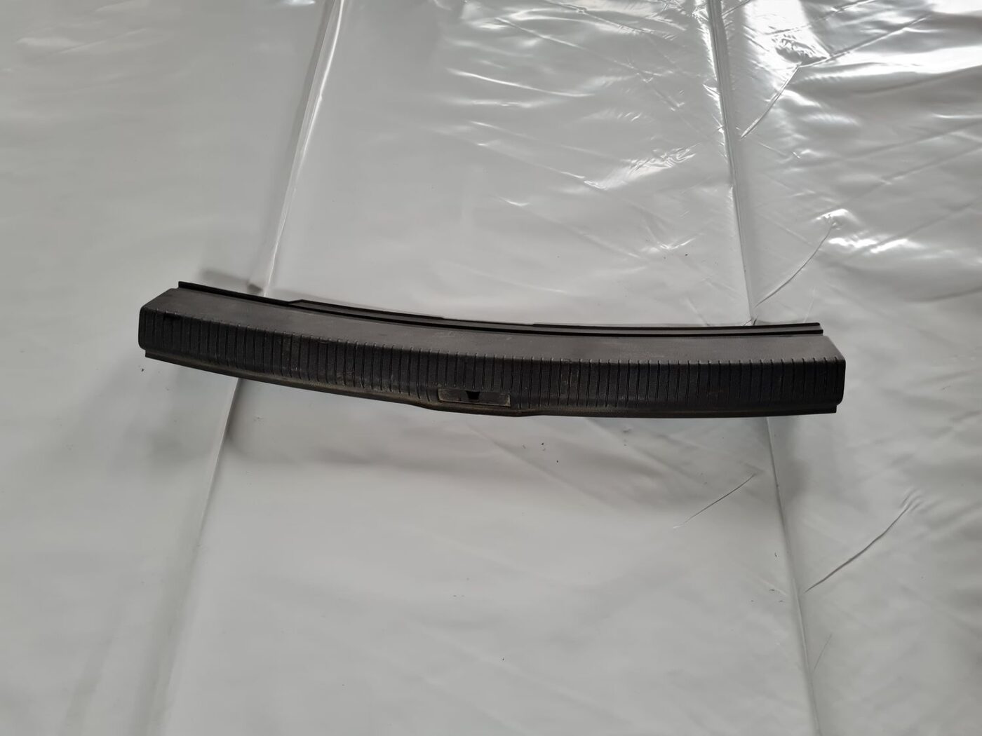 Bagažnieka nodalījuma sliekšņa uzlika priekš VW GOLF IV 1999 1 Bagažnieka nodalījuma sliekšņa uzlika priekš VW GOLF IV 1999