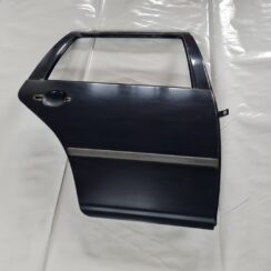 Aizmugurējās labās durvis priekš VW GOLF IV 1999