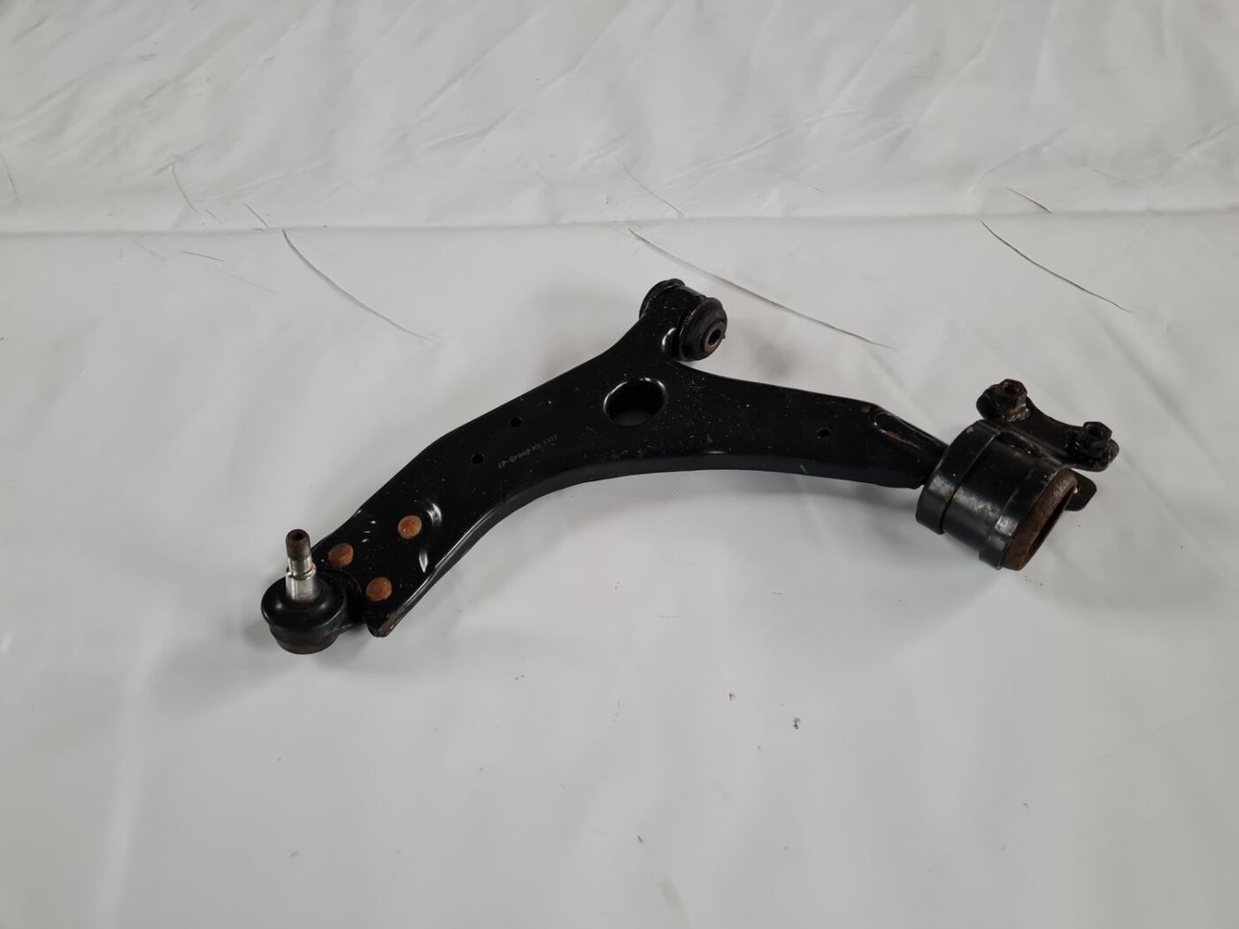 Priekšējas piekares svira priekš VOLVO C70 2008 1 Priekšējas piekares svira priekš VOLVO C70 2008