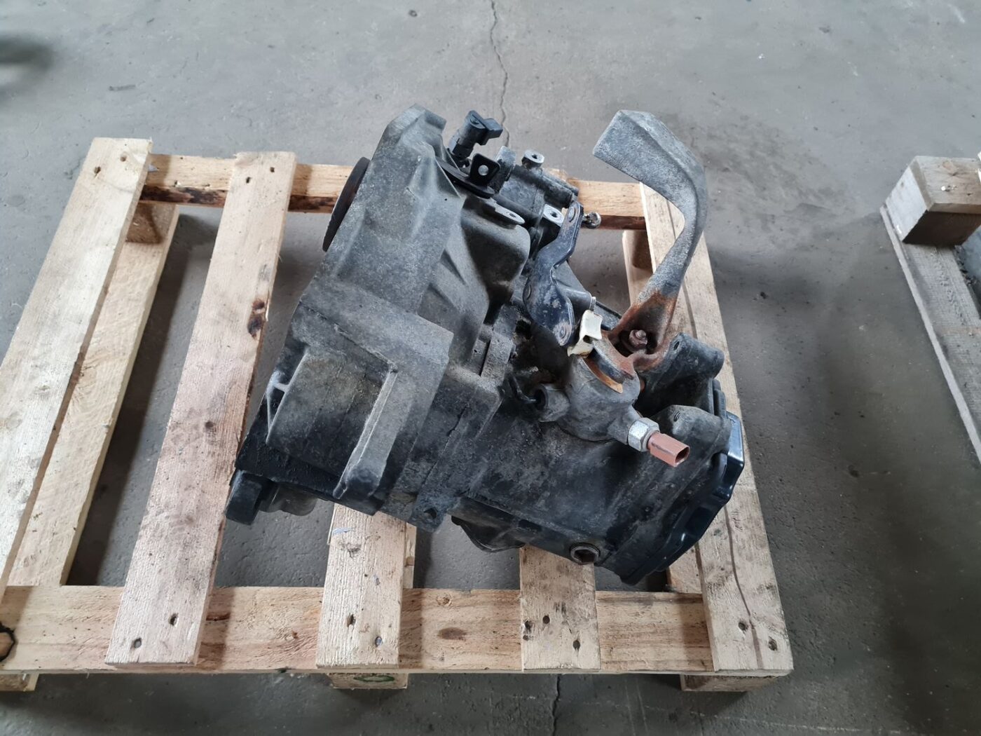 Mehāniska pārnesumkārba priekš VW GOLF IV 1999 5 Mehāniska pārnesumkārba priekš VW GOLF IV 1999