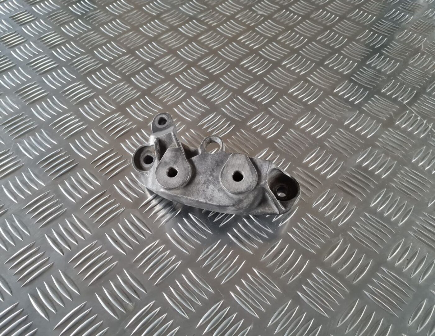 Ātrumkārbas kronšteins priekš OPEL MERIVA 2004 3 Ātrumkārbas kronšteins priekš OPEL MERIVA 2004