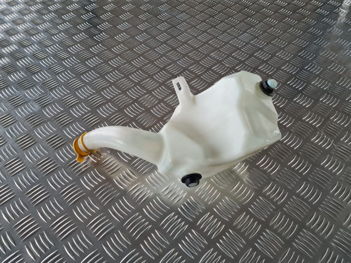 Mazgātāja šķidruma tvertne priekš OPEL MERIVA 2004