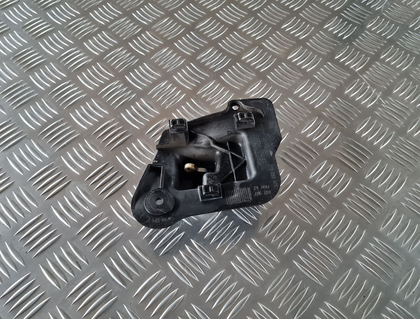 Salona durvju rokturis, aizmugures kreisais priekš OPEL MERIVA 2004 4 Salona durvju rokturis, aizmugures kreisais priekš OPEL MERIVA 2004