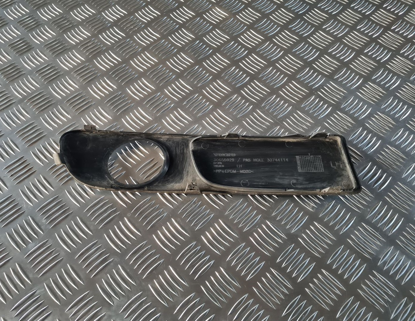 Miglas luktura reste, pa kreisi priekš VOLVO S80 2007 Black 2 Miglas luktura reste, pa kreisi priekš VOLVO S80 2007 Black