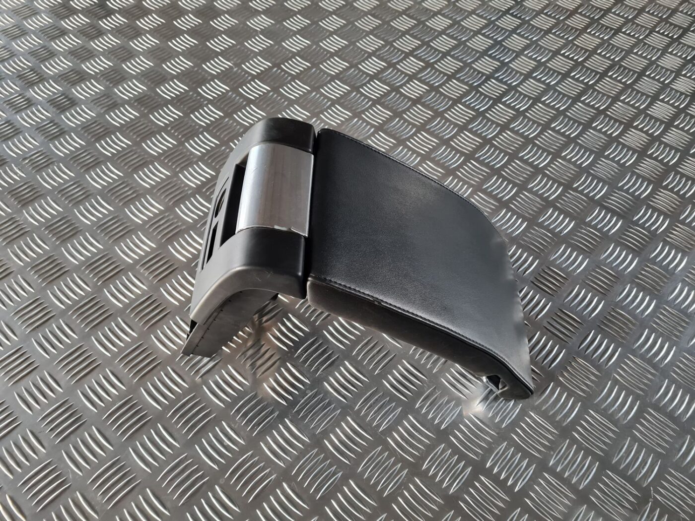 Roku balsts priekš VOLVO S80 2007 Black 1 Roku balsts priekš VOLVO S80 2007 Black