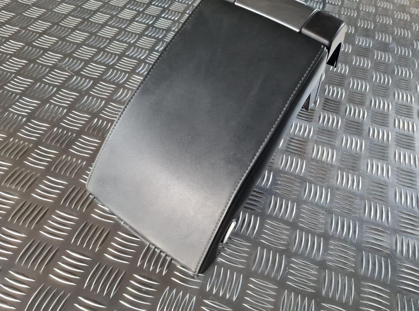 Roku balsts priekš VOLVO S80 2007 Black 4 Roku balsts priekš VOLVO S80 2007 Black