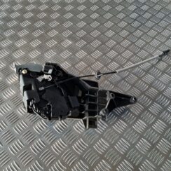 Aizmugurējo kreiso durvju slēdzene priekš VOLVO S80 2007 Black