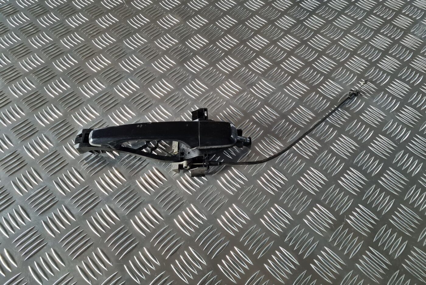 Priekšējāis labais durvju rokturis priekš VOLVO S80 2007 Black 1 Priekšējāis labais durvju rokturis priekš VOLVO S80 2007 Black