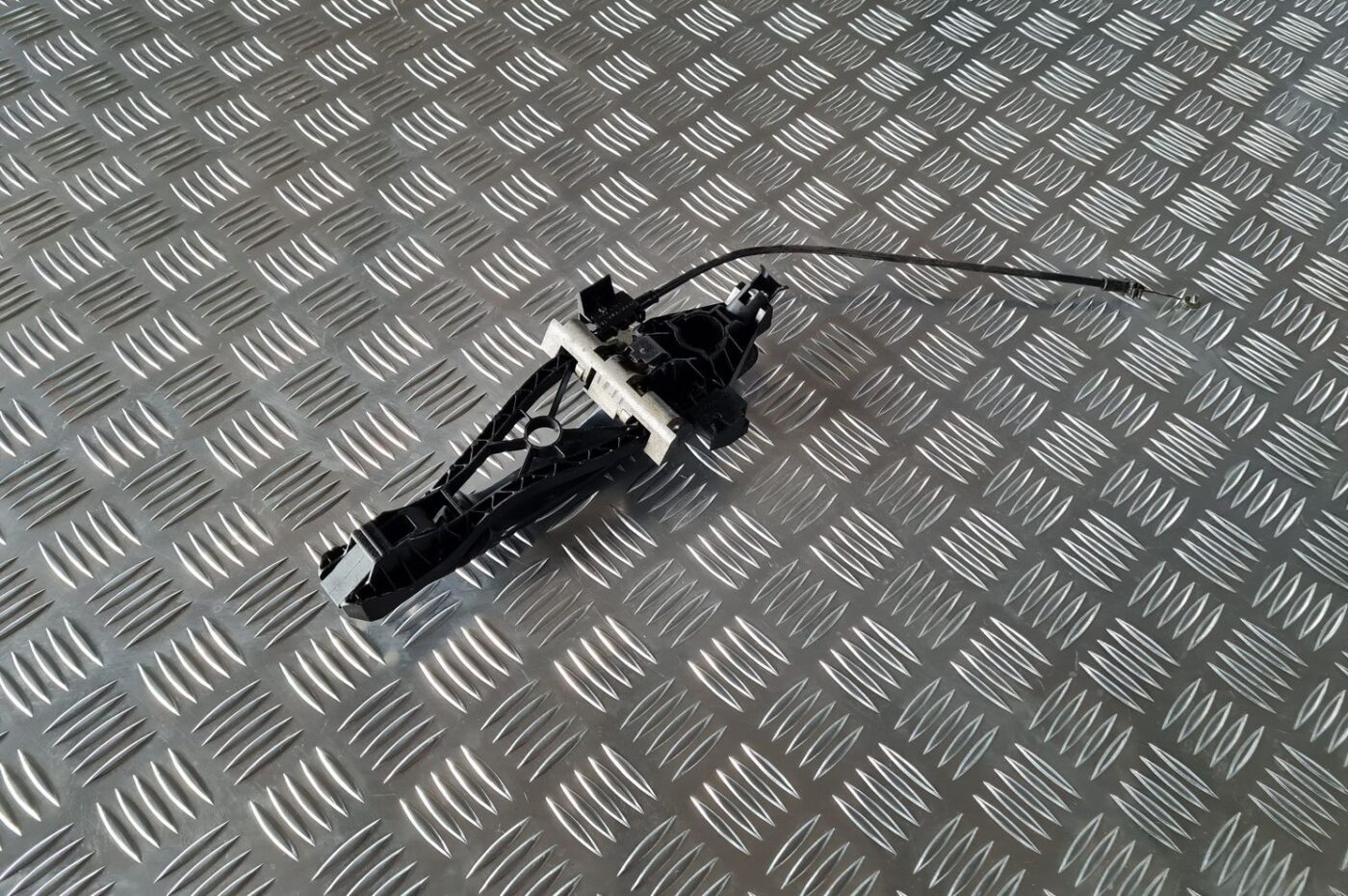 Priekšējāis labais durvju rokturis priekš VOLVO S80 2007 Black 5 Priekšējāis labais durvju rokturis priekš VOLVO S80 2007 Black