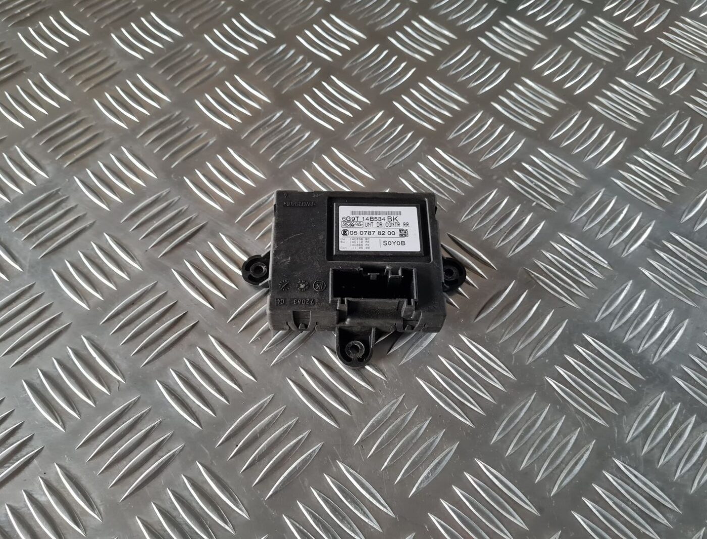 Aizmugurējo kreiso durvju vadības bloks priekš VOLVO S80 2007 Black 1 Aizmugurējo kreiso durvju vadības bloks priekš VOLVO S80 2007 Black