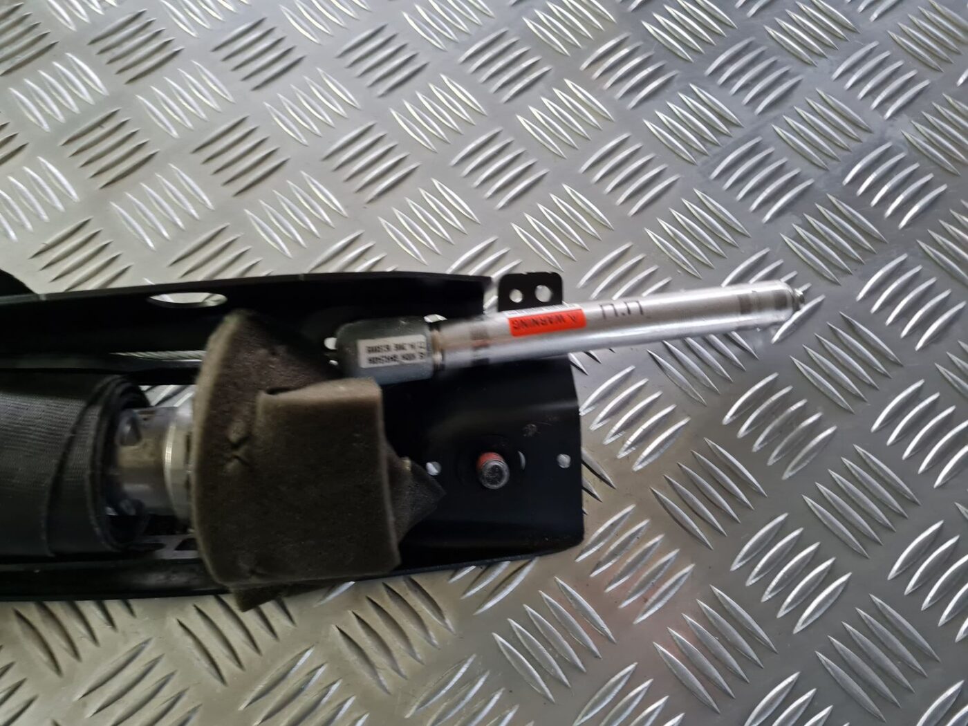 Priekšējā labā drošības josta priekš VOLVO S80 2007 Black 2 Priekšējā labā drošības josta priekš VOLVO S80 2007 Black