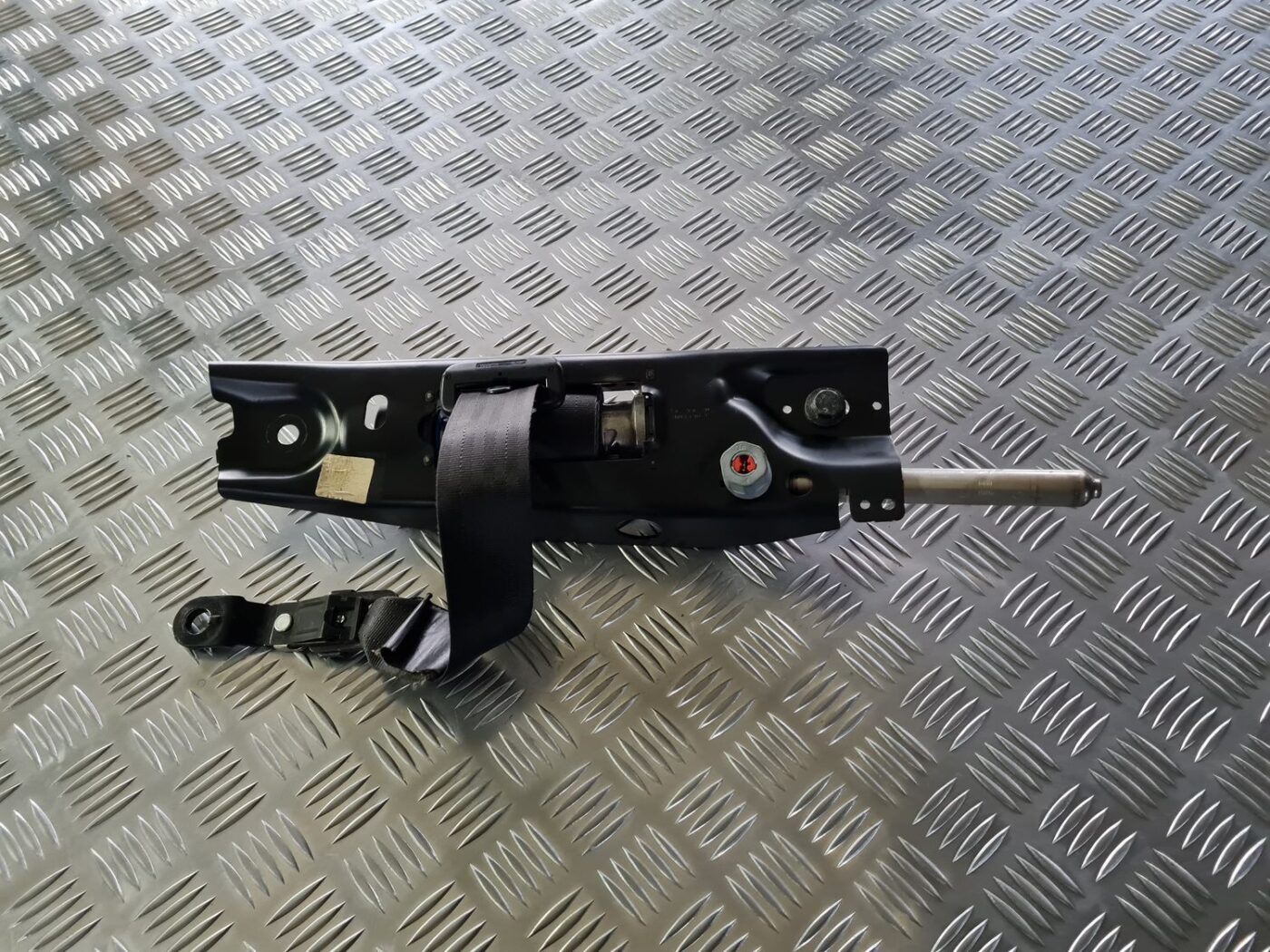 Priekšējā labā drošības josta priekš VOLVO S80 2007 Black 3 Priekšējā labā drošības josta priekš VOLVO S80 2007 Black