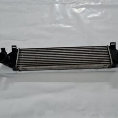 Interkūleris priekš VOLVO S80 2007 Black