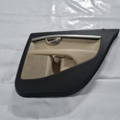 Aizmugurējo labo durvju apdare priekš VOLVO S80 2007 Black