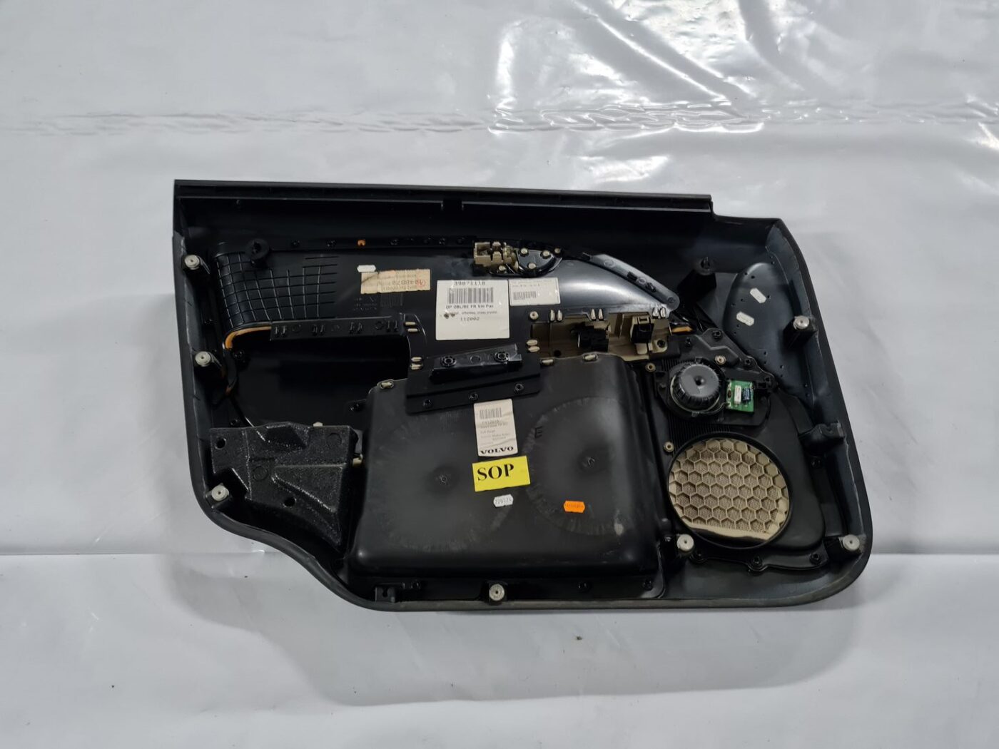 Priekšējo labo durvju apdare priekš VOLVO S80 2007 Black