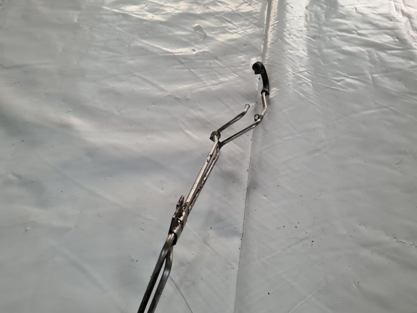 Degvielas caurule priekš VOLVO S80 2007 Black 3 Degvielas caurule priekš VOLVO S80 2007 Black