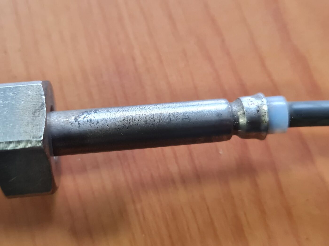 Izplūdes gāzu temperatūras devējs priekš VOLVO S80 2007 Black 5 Izplūdes gāzu temperatūras devējs priekš VOLVO S80 2007 Black