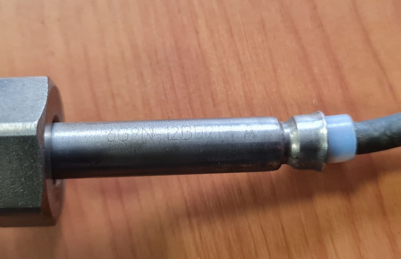 Izplūdes gāzu temperatūras devējs priekš VOLVO S80 2007 Black 3 Izplūdes gāzu temperatūras devējs priekš VOLVO S80 2007 Black