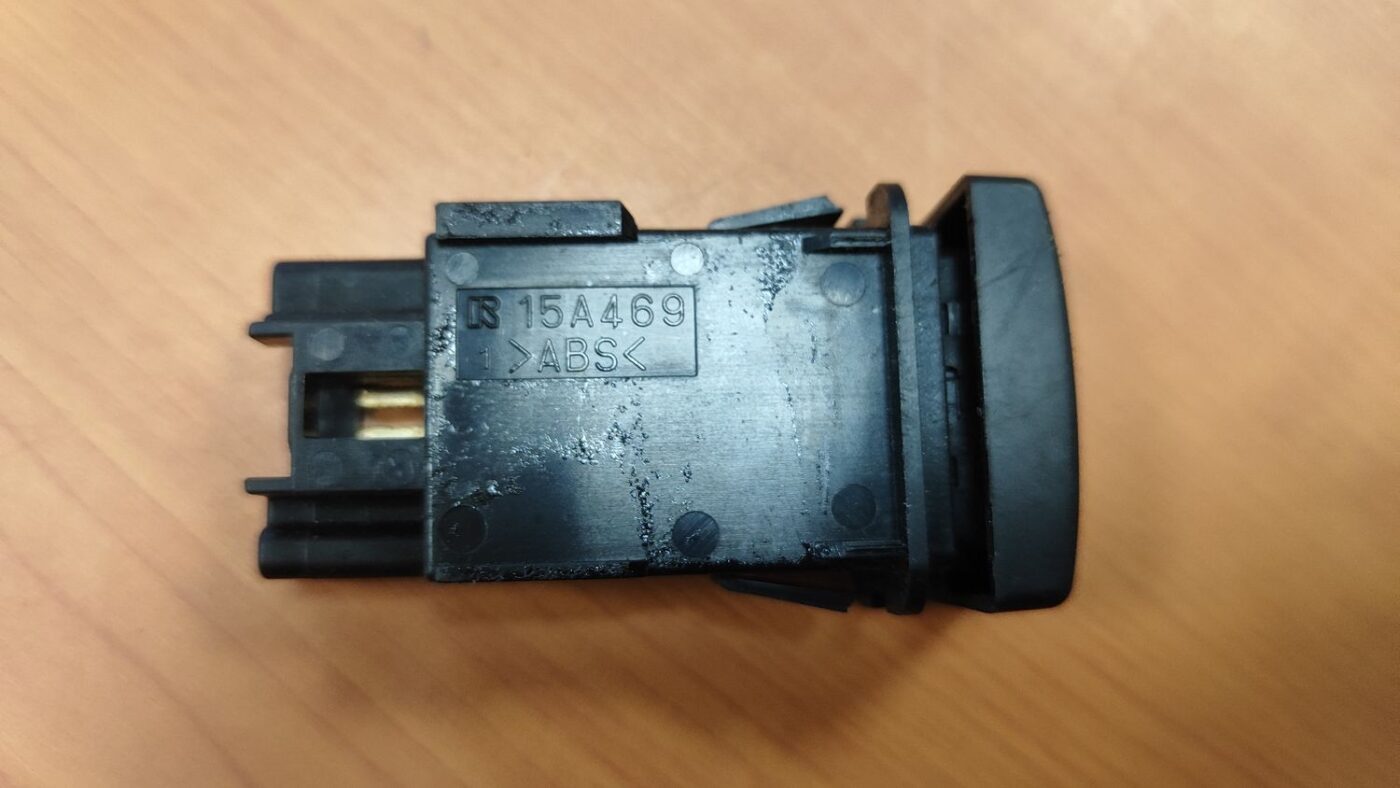 ESP poga priekš MAZDA 6 2006 6 ESP poga priekš MAZDA 6 2006