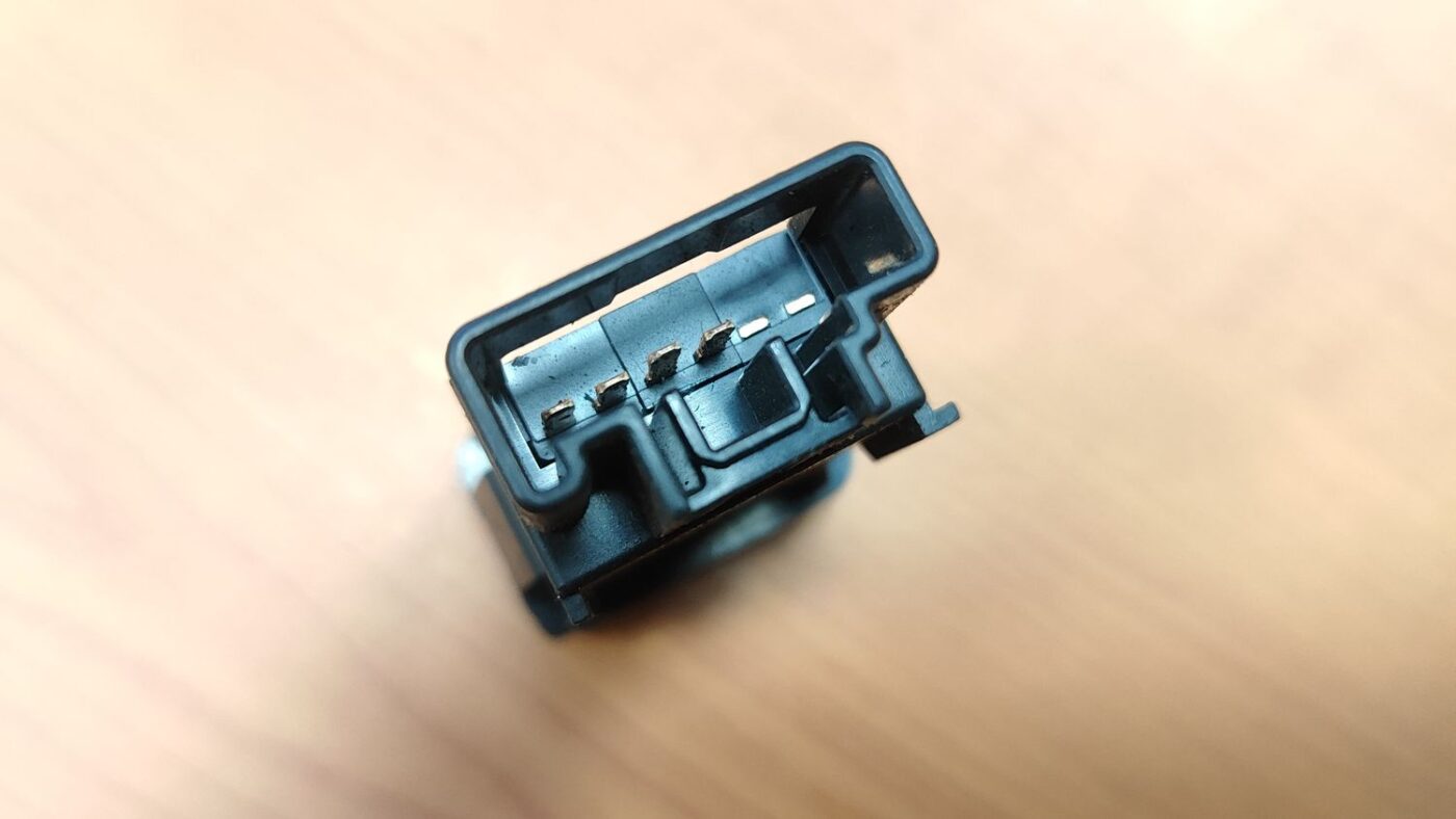 ESP poga priekš MAZDA 6 2006 5 ESP poga priekš MAZDA 6 2006