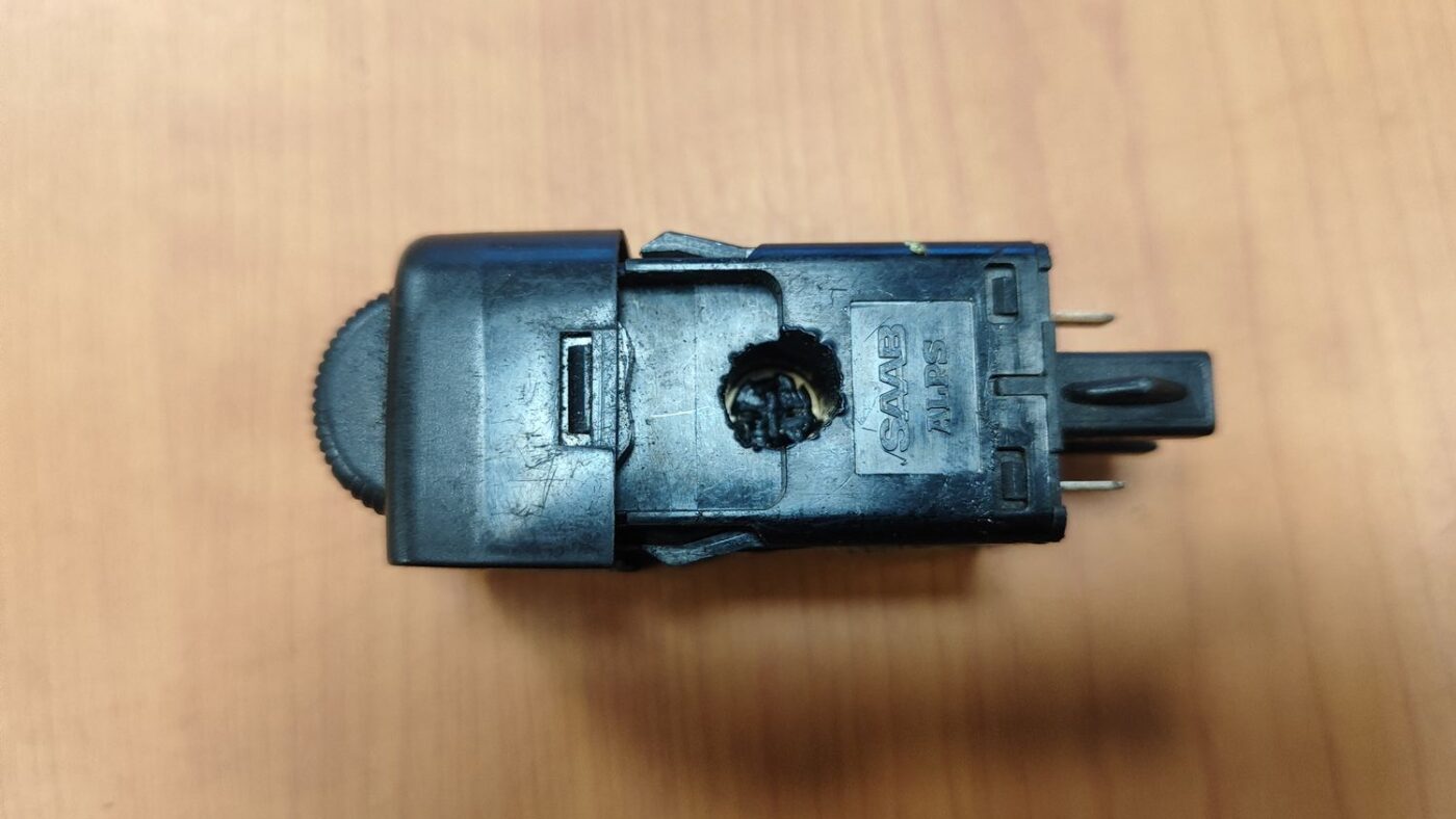 Lukturu augstuma regulēšanas poga priekš SAAB 9-5 1999 4 Lukturu augstuma regulēšanas poga priekš SAAB 9-5 1999