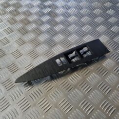 Durvju apdares uzlika priekš TOYOTA AVENSIS 2010