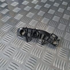 Aizmugurēja bufera kronšteins priekš TOYOTA AVENSIS 2010