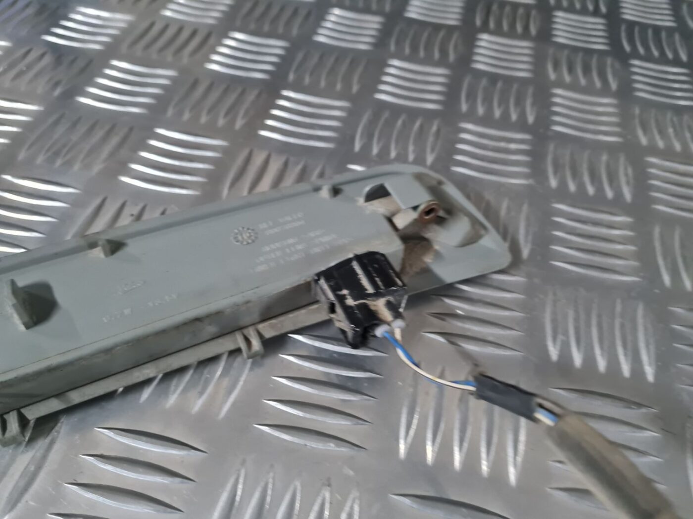 Stop signāls priekš TOYOTA AVENSIS 2010 3 Stop signāls priekš TOYOTA AVENSIS 2010