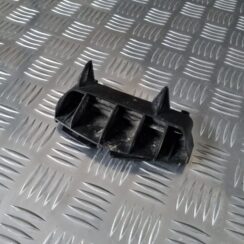 Aizmugurēja bufera kronšteins priekš TOYOTA AVENSIS 2010