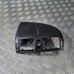 Mērinstrumentu paneļa gaisa vads, centrā priekš TOYOTA AVENSIS 2010