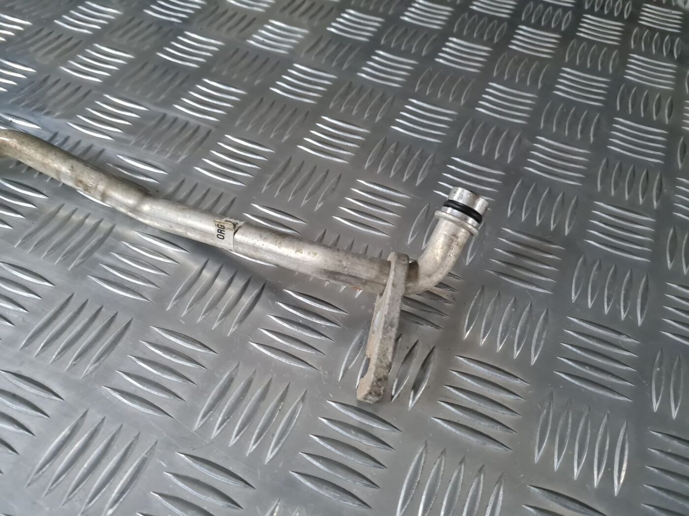 Gaisa kondicioniera galvenā caurule priekš TOYOTA AVENSIS 2010