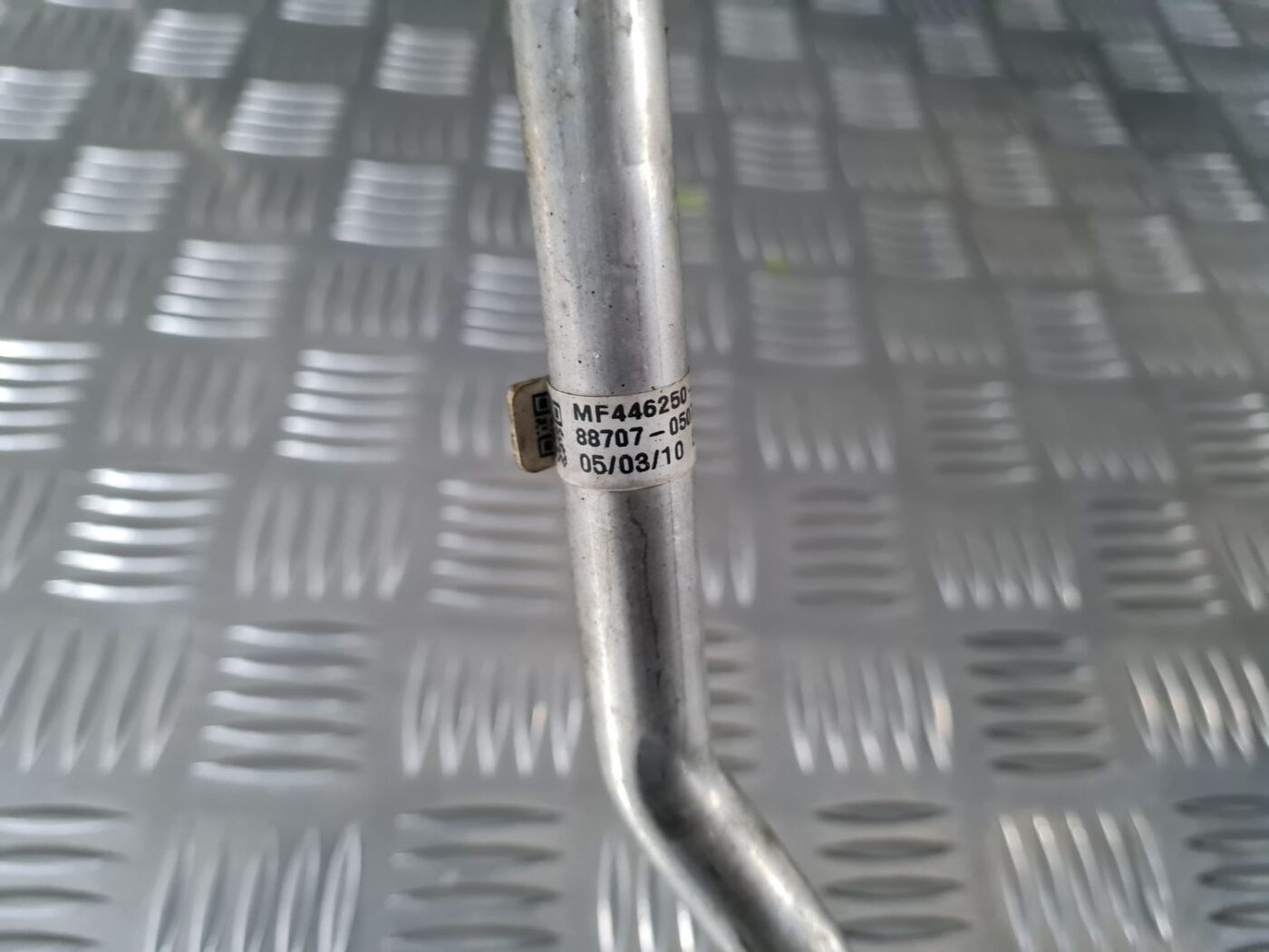 Gaisa kondicioniera galvenā caurule priekš TOYOTA AVENSIS 2010