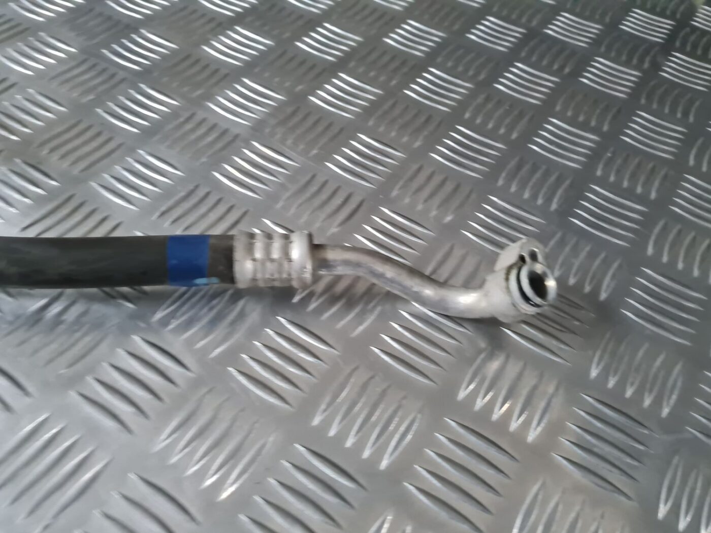 Gaisa kondicioniera caurule priekš TOYOTA AVENSIS 2010 2 Gaisa kondicioniera caurule priekš TOYOTA AVENSIS 2010