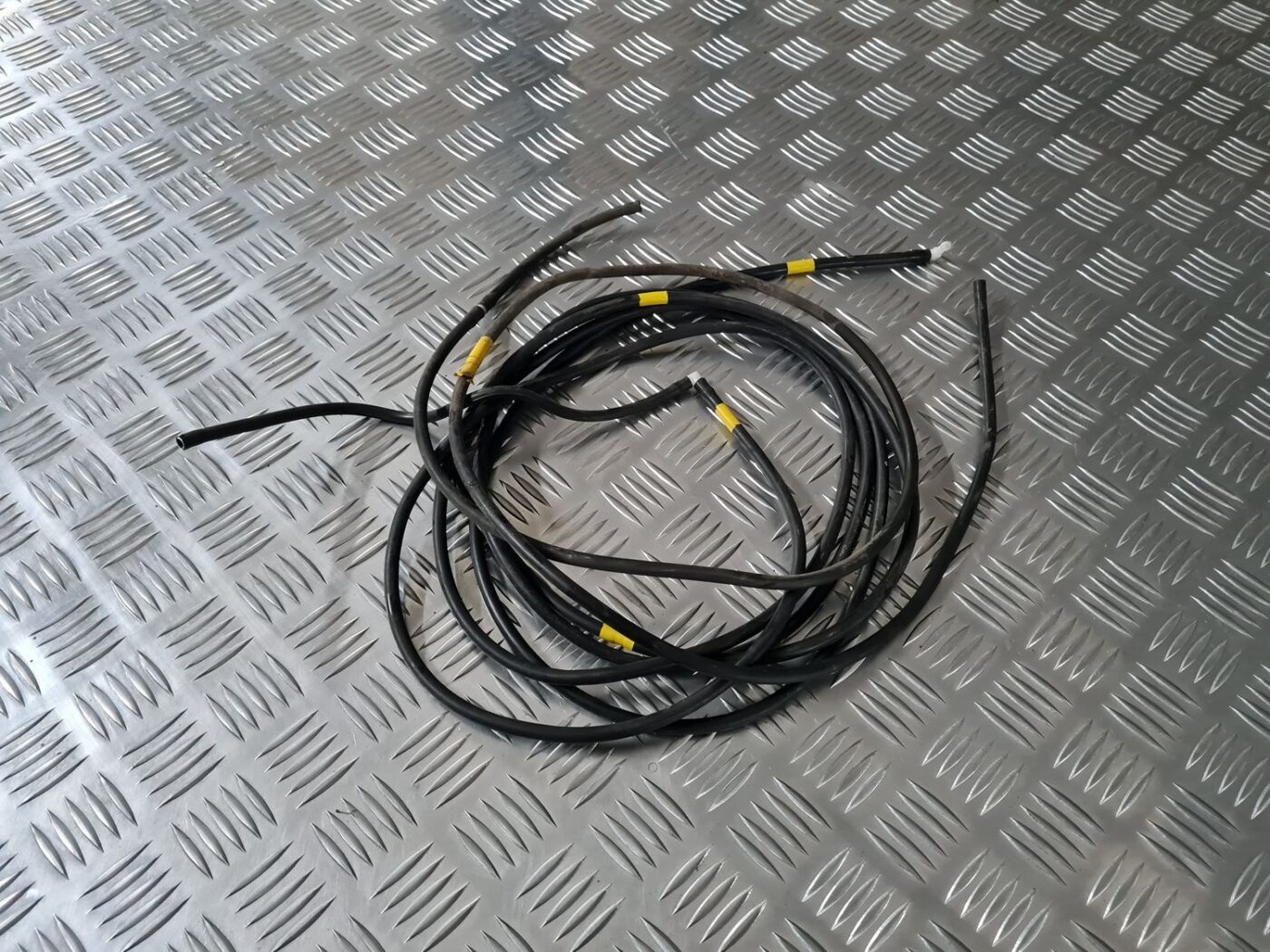 Aizmugurējā stikla mazgātāja sprauslas šļūtene priekš TOYOTA AVENSIS 2010