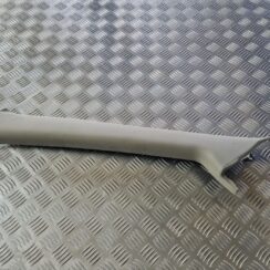 Priekšējas salona statnes apdare priekš TOYOTA AVENSIS 2010