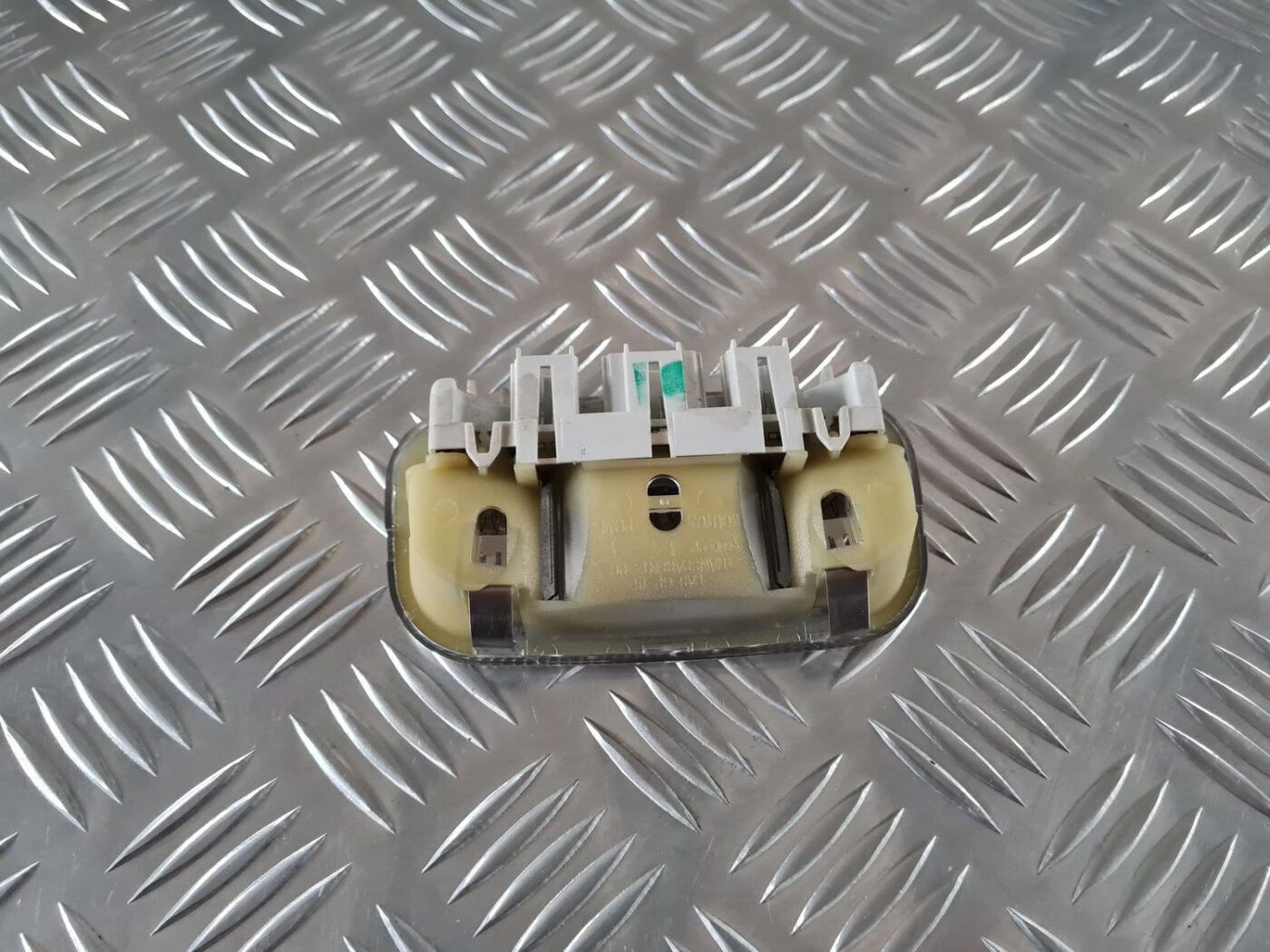 Priekšējo sēdvietu apgaismojums priekš CITROEN C8 2005