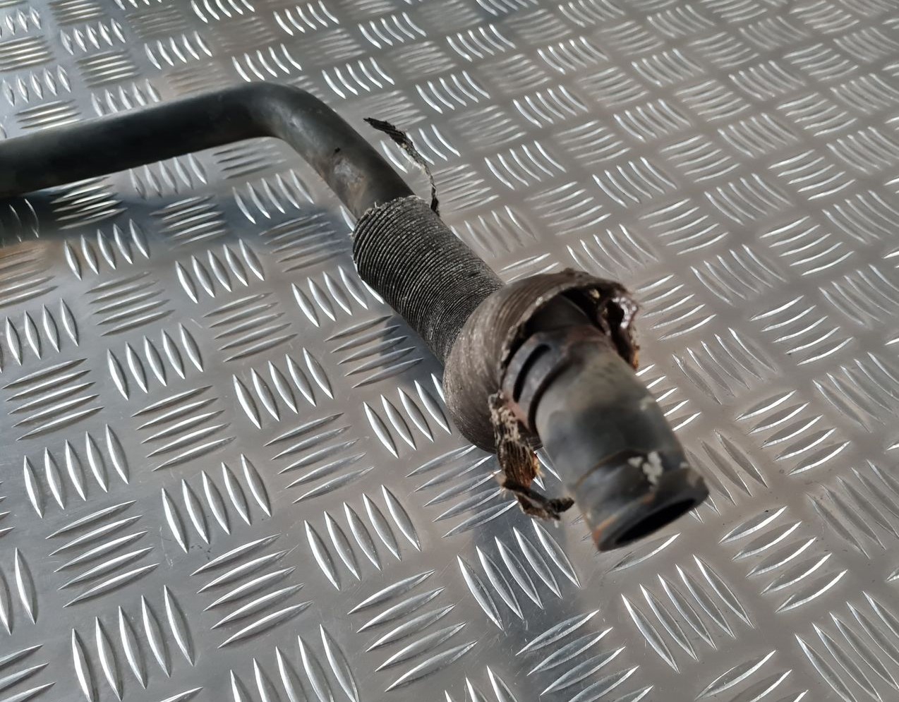 Dzesēšanas caurule priekš CITROEN C8 2005