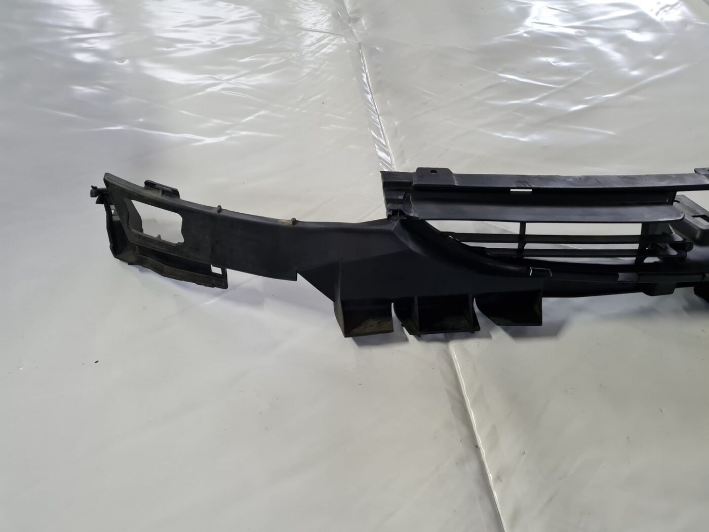 Radiatoru augšēja uzlika priekš CITROEN C8 2005