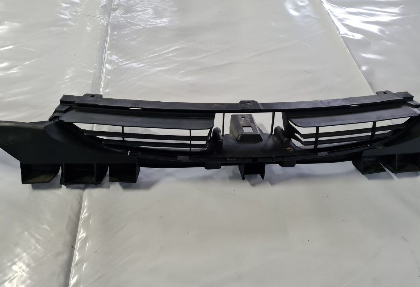 Radiatoru augšēja uzlika priekš CITROEN C8 2005