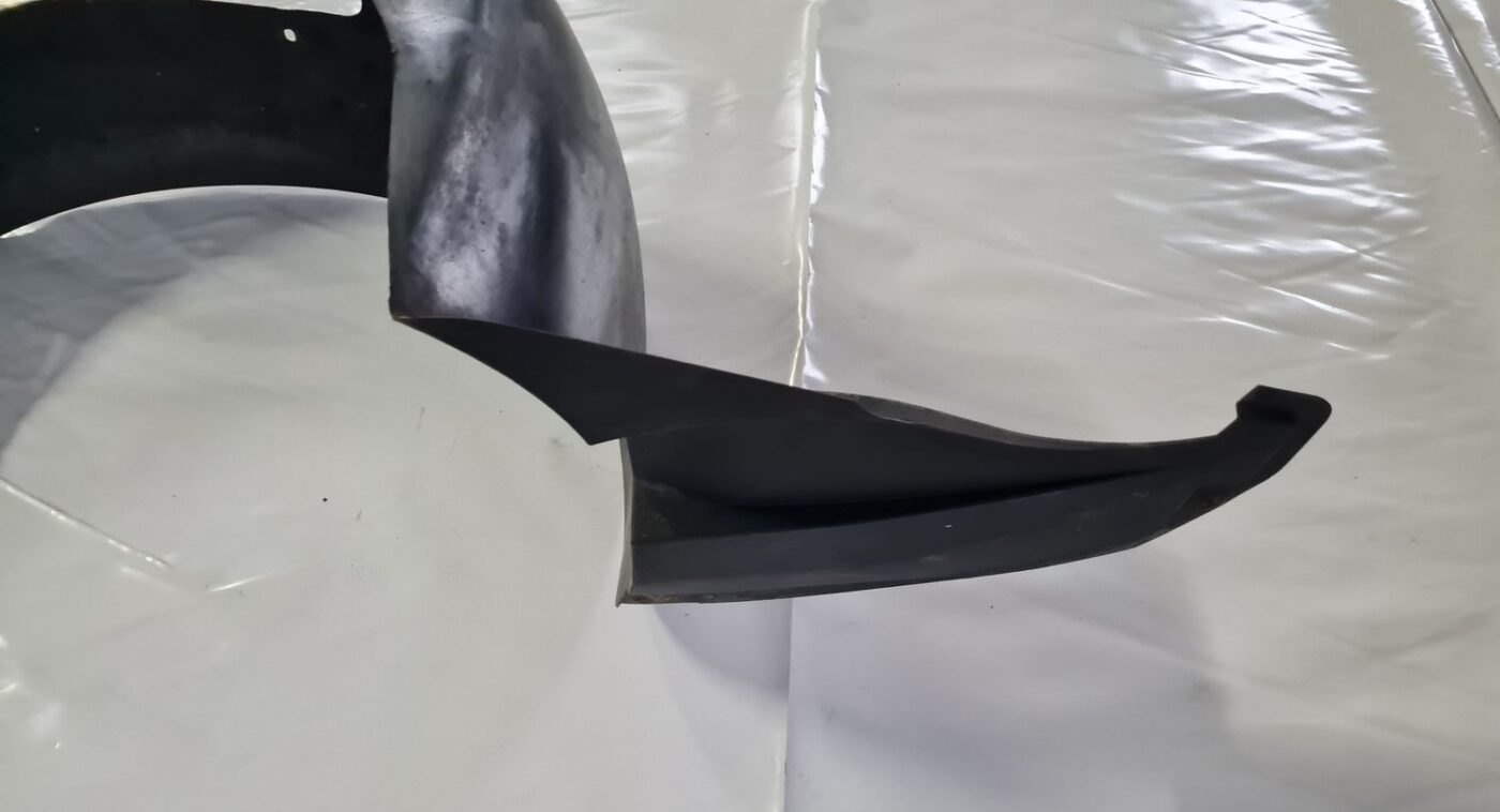 Priekšējais kreisais paspārns priekš CITROEN C8 2005