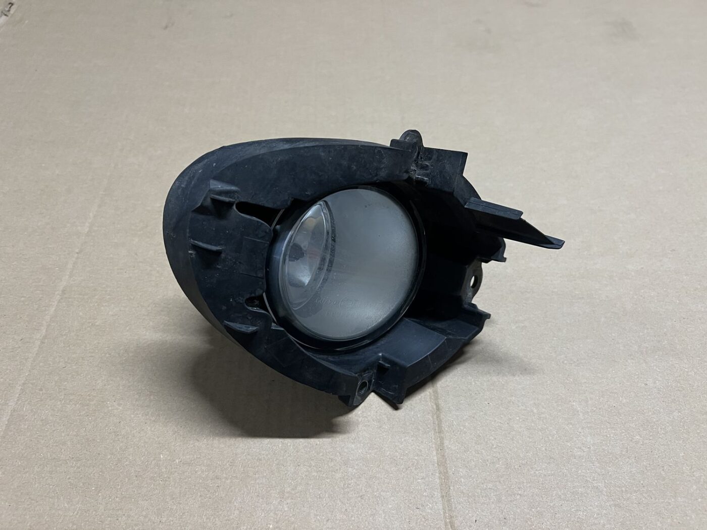 Miglas lukturis priekšā pa kreisi priekš TOYOTA AVENSIS 2010 1 Miglas lukturis priekšā pa kreisi priekš TOYOTA AVENSIS 2010