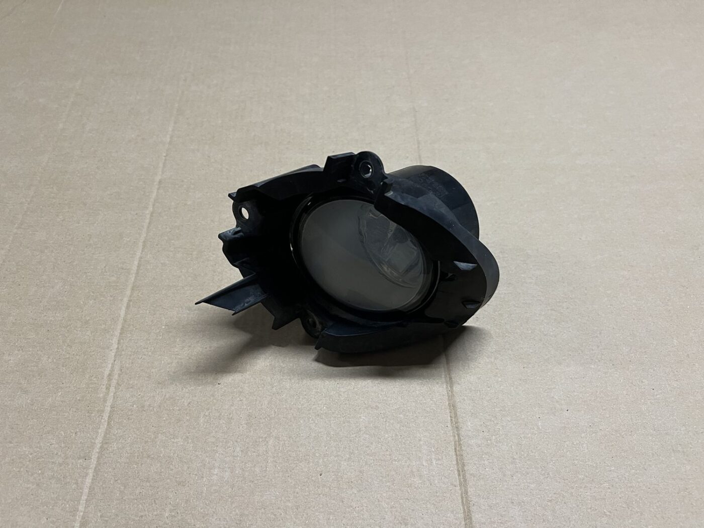 Miglas lukturis priekšā pa kreisi priekš TOYOTA AVENSIS 2010 3 Miglas lukturis priekšā pa kreisi priekš TOYOTA AVENSIS 2010