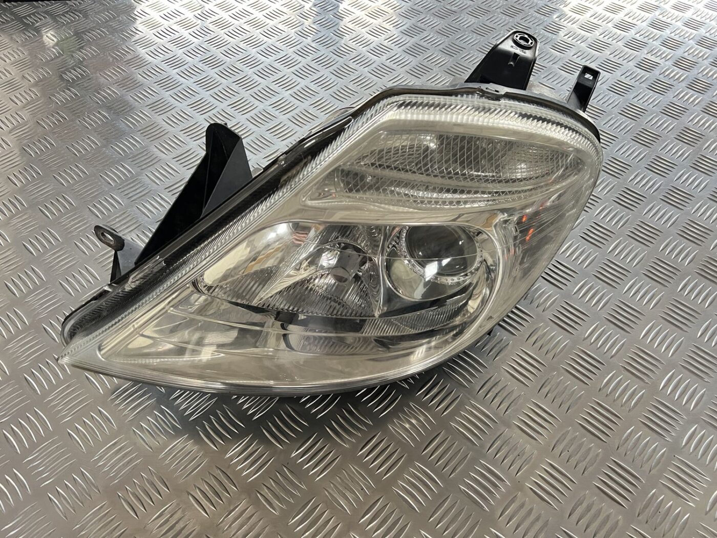 Priekšējais kreisais lukturis priekš CITROEN C8 2005