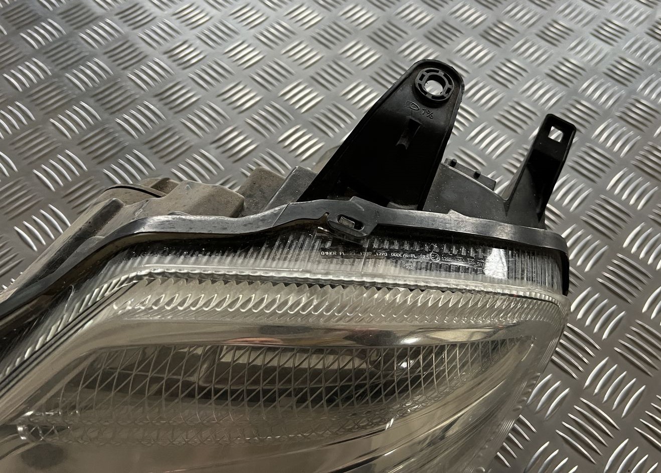 Priekšējais kreisais lukturis priekš CITROEN C8 2005