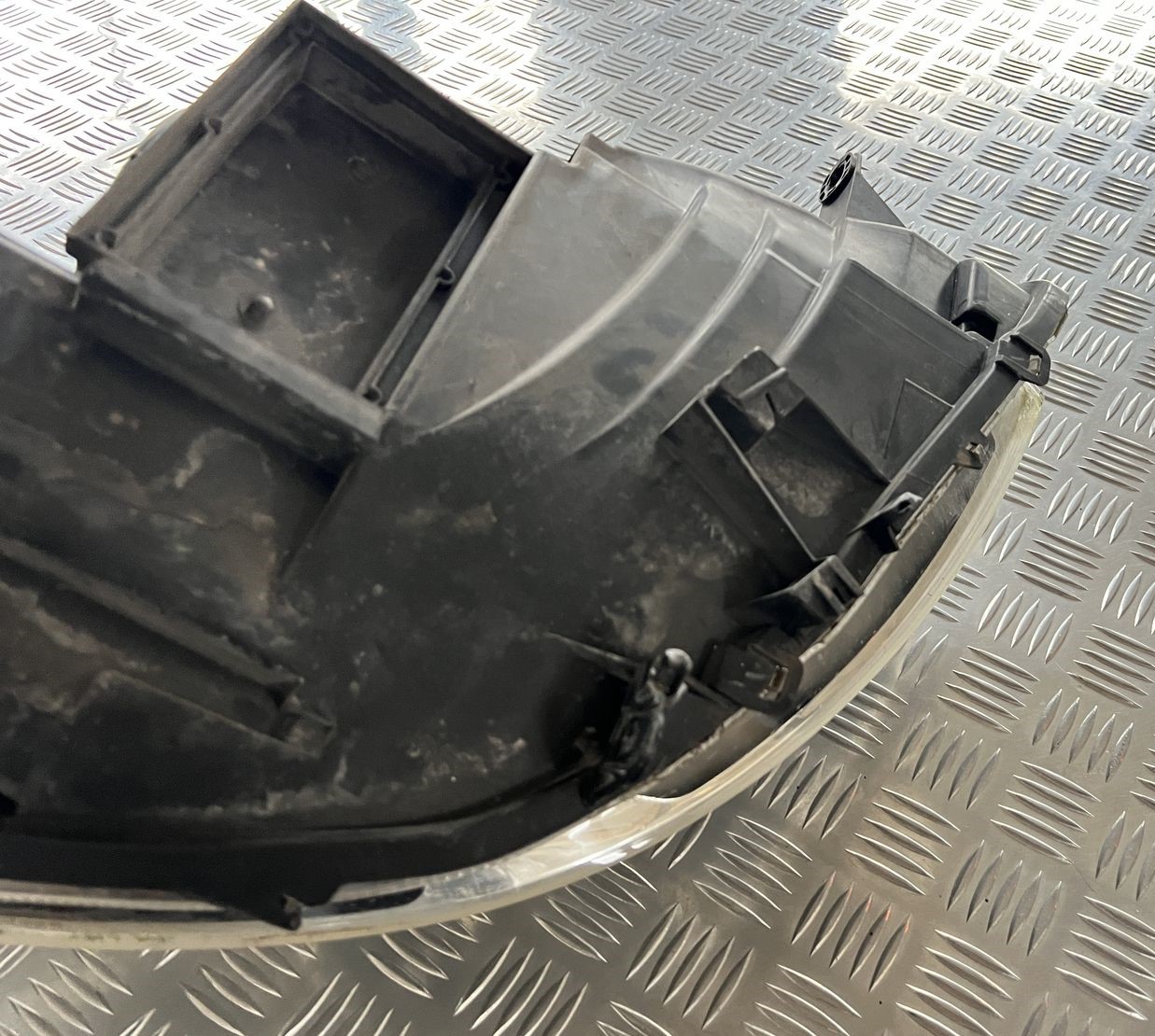 Priekšējais kreisais lukturis priekš CITROEN C8 2005