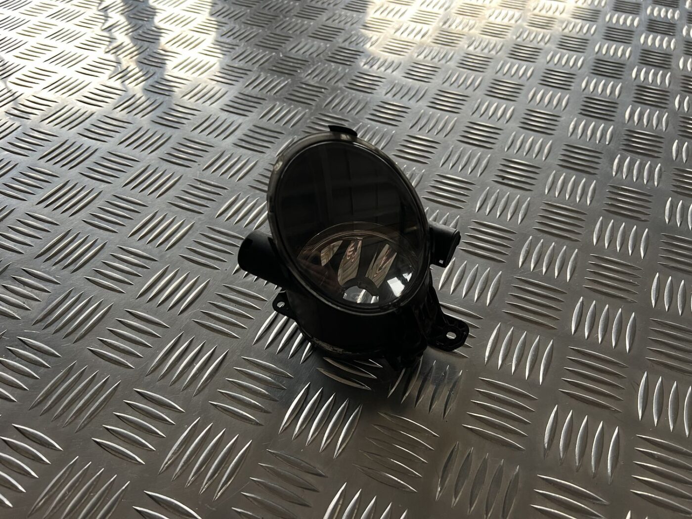 Miglas lukturis priekšā pa kreisi priekš VOLVO V70 2010 1 Miglas lukturis priekšā pa kreisi priekš VOLVO V70 2010