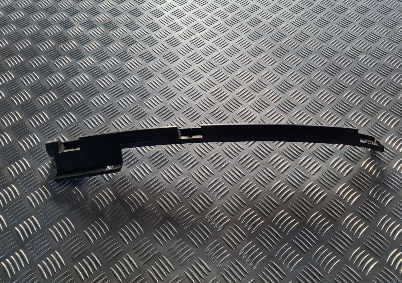 Aizmugurēja bufera kronšteins priekš OPEL INSIGNIA 2016 1 Aizmugurēja bufera kronšteins priekš OPEL INSIGNIA 2016