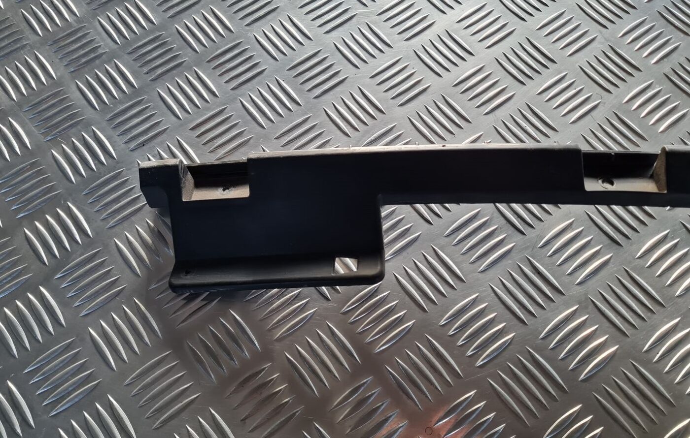 Aizmugurēja bufera kronšteins priekš OPEL INSIGNIA 2016 2 Aizmugurēja bufera kronšteins priekš OPEL INSIGNIA 2016