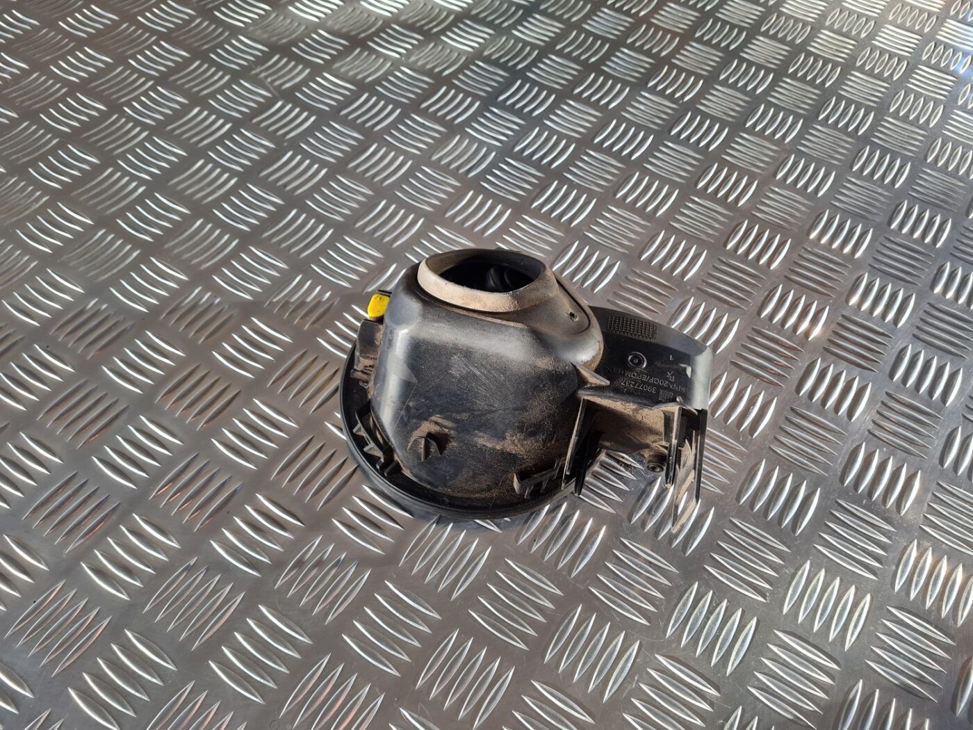 Degvielas tvertnes vāks priekš OPEL INSIGNIA 2016 2 Degvielas tvertnes vāks priekš OPEL INSIGNIA 2016